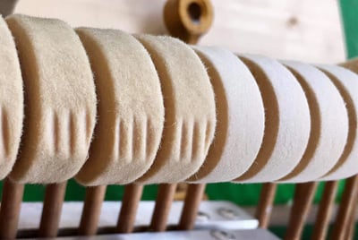 Dettaglio ravvicinato dei martelletti in feltro