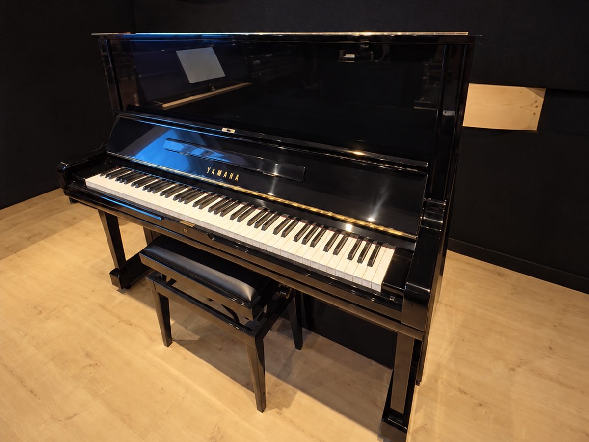 Yamaha U3